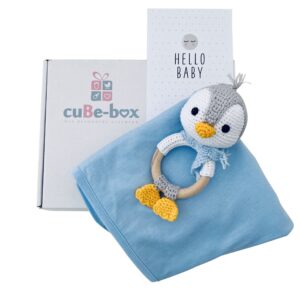 baby geschenk personalisiert junge pinguin beissring
